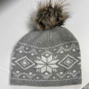 NWOT Grey Knit Toboggan with Pom-Pom 
One Size